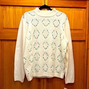 Alfred Dunner. Soft White Sweater with turquoise glitter rhombus. Size L